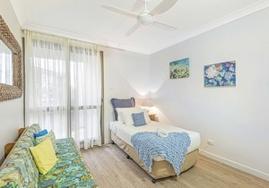 Ocean Waves - Townhouse across from beach