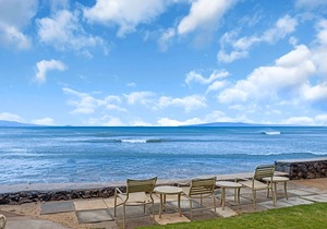 Oceanfront 1bd ground level condo plantation style