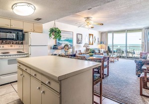 OCEANFRONT 1st floor 3BR Unit with Free Local Attraction Tickets! WE112