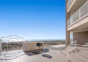 Oceanfront 2 bedroom condo w/beautiful views, workout room, pool, easy beach access