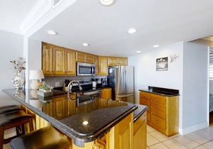 Oceanfront, 5th-Floor Condo with Ocean View, WiFi & Shared Pools/Hot Tub/Gym