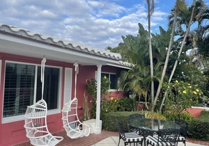 Oceanfront Beach Cottage with Private beach access in beautiful Juno Beach.