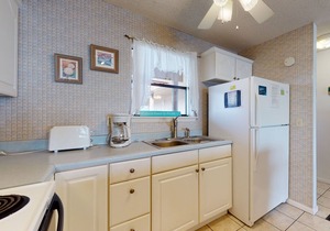 Oceanfront condo with swimming pool and amazing view of Atlantic Ocean!!