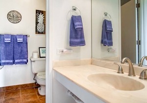 Oceanfront Condo w/ Lanai, WiFi, Shared Pool/Grills - Steps to Kepuhi Beach!