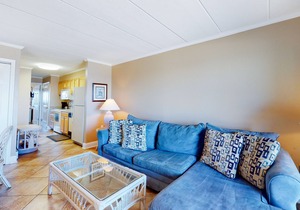 Oceanfront Condo with Balcony, Gorgeous Views, Washer/Dryer & Free WiFi