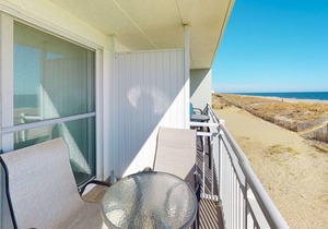 Oceanfront Condo with Balcony, Sunrise Views, Free WiFi & Washer/Dryer