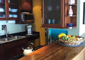 OCEANFRONT CONDO with STYLE, COMFORT, & AMAZING VIEWS of OCEAN & HALEAKALA
