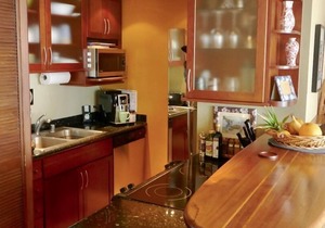 OCEANFRONT CONDO with STYLE, COMFORT, & AMAZING VIEWS of OCEAN & HALEAKALA