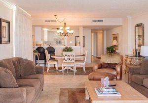 Oceanfront Corner 3BR Stately Decor Roomy Stunning Views Family Friendly