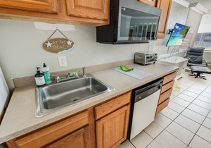 Oceanfront Corner, Low Floor, Ocean Annies, Pools!