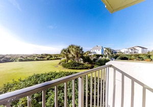 Oceanfront, First-Floor Condo with Balcony, Ocean View & Shared Pools/Tennis