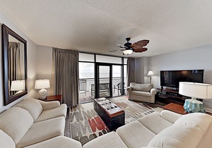 Oceanfront Island Vista Condo: Resort Pools, On-Site Dining & Tiki Bar
