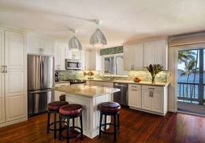 Oceanfront, Palm Trees and the Beautiful Blue Pacific Ocean.Poipu Palms 202!