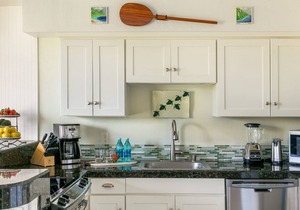 Oceanfront Remodeled Luxury Penthouse/Cooling Trades & A/C/LIGHT & BRIGHT