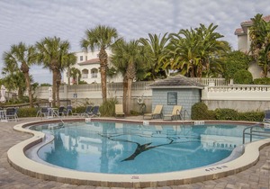 Oceanfront Resort ~ 3 Pools ~ Excellent Location