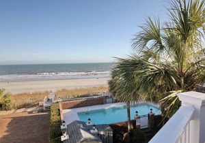 Oceanfront TH with pool, just a few steps from the beach!