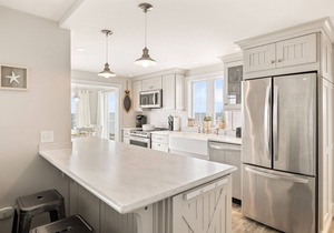 Oceanfront three bedroom home- breathtaking views of Nantucket Sound