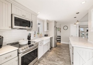 Oceanfront three bedroom home- breathtaking views of Nantucket Sound