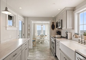 Oceanfront three bedroom home- breathtaking views of Nantucket Sound