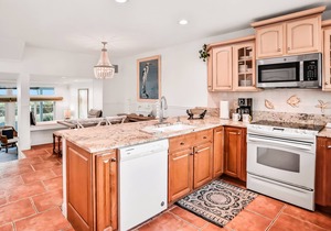 Oceanfront Townhome with Back Porch, WiFi, W/D, Beach Access & Shared Pool