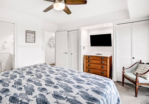 Oceanfront Townhome with Back Porch, WiFi, W/D, Beach Access & Shared Pool