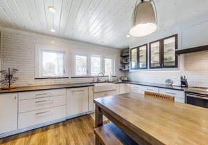 Oceanfront townhouse with ocean views, central AC, WiFi, & outdoor pool