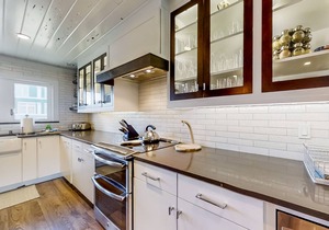 Oceanfront townhouse with ocean views, central AC, WiFi, & outdoor pool