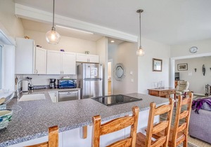 Oceanfront Upper Level Duplex in the heart of Yachats