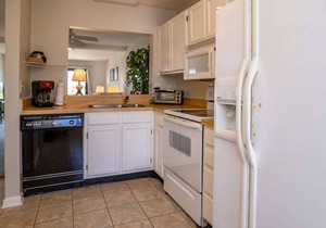 Oceanfront 1-Bedroom Harbor Island Condo: Sunrise Views, Pool, & Beach Access!