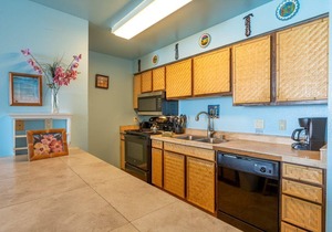 Oceanfront Wailua Bayview 203