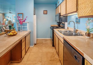 Oceanfront Wailua Bayview 203