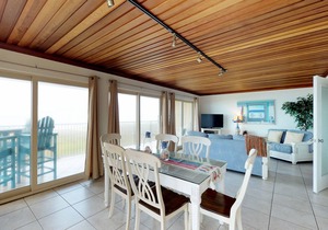 Oceanview Condo with Shared Pool Near Beach, Restaurants, Schlitterbahn