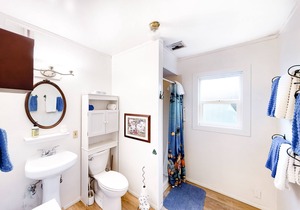 Oceanview Lower-Level Duplex Across the Street from the Beach - Dogs OK