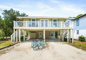 "Old Seagrove" Beach House, Just Steps From The Ocean