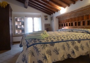 Old stone farmhouse near Lucca, Tuscany.