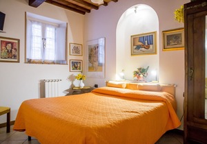 Old stone farmhouse near Lucca, Tuscany
