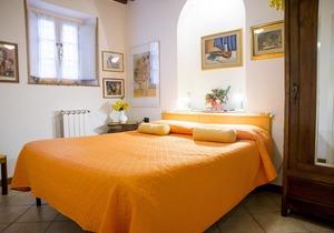 Old stone farmhouse near Lucca, Tuscany