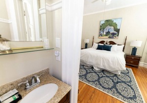 Old world charm downtown Edenton near the harbor, with homemade breakfast daily