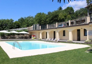 Oleandro 1 apartment in Mergozzo with pool