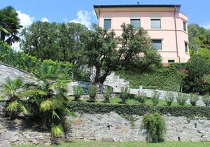 Oleandro 1 apartment in Mergozzo with pool