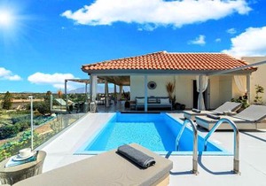 Olive Green Villa Heated Pool