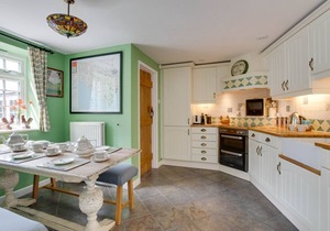Olive Tree Cottage - Three Bedroom House, Sleeps 6