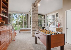 On Lake Travis Sleeps 12-16