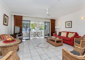 On Palm Cove Beachfront Apartments