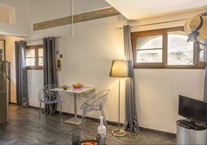 On the port of Erbalunga cosy apartment sleeps 4