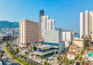 One Acapulco Costera
