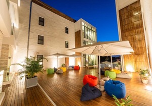 ONE BAY RESIDENCE NO 8