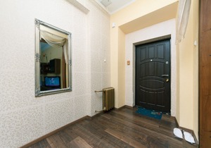 One bedroom. 6.2 Krutyi descent. Near Khreshchatyk in Kyiv