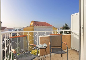 One bedroom apartment with balcony and sea view Kaštel Štafilić, Kaštela (A-18673-b)