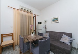One bedroom apartment with terrace and sea view Živogošće - Blato, Makarska (A-1057-c)